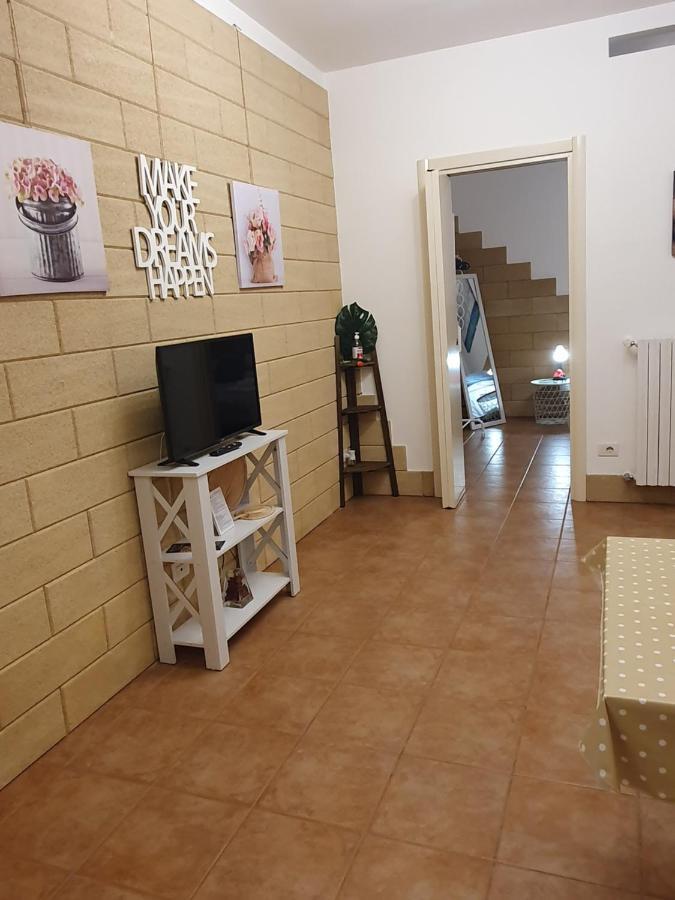 La Dimora Di Don Vito - Appartamento Confortevole Bari Bagian luar foto