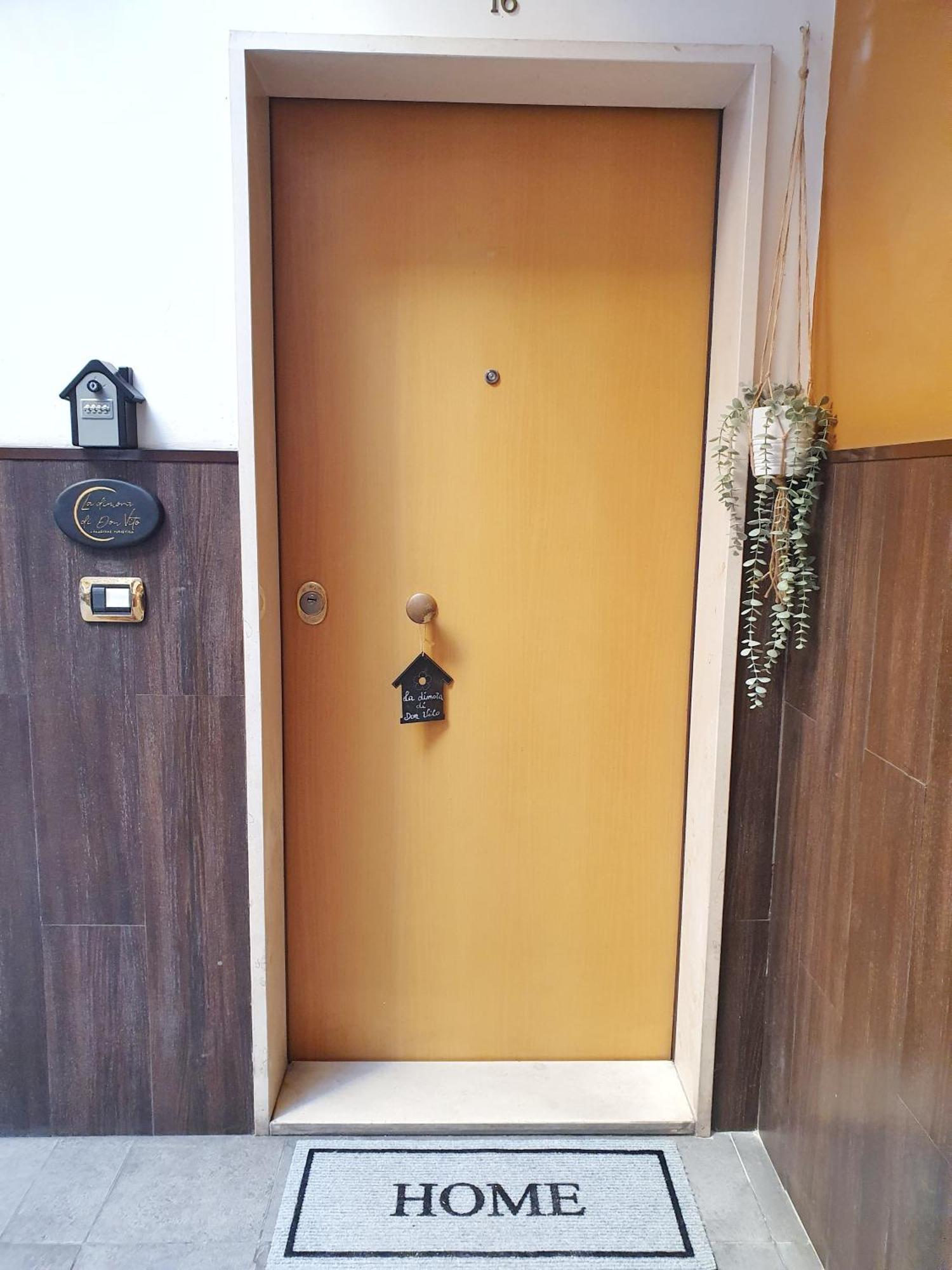 La Dimora Di Don Vito - Appartamento Confortevole Bari Ruang foto