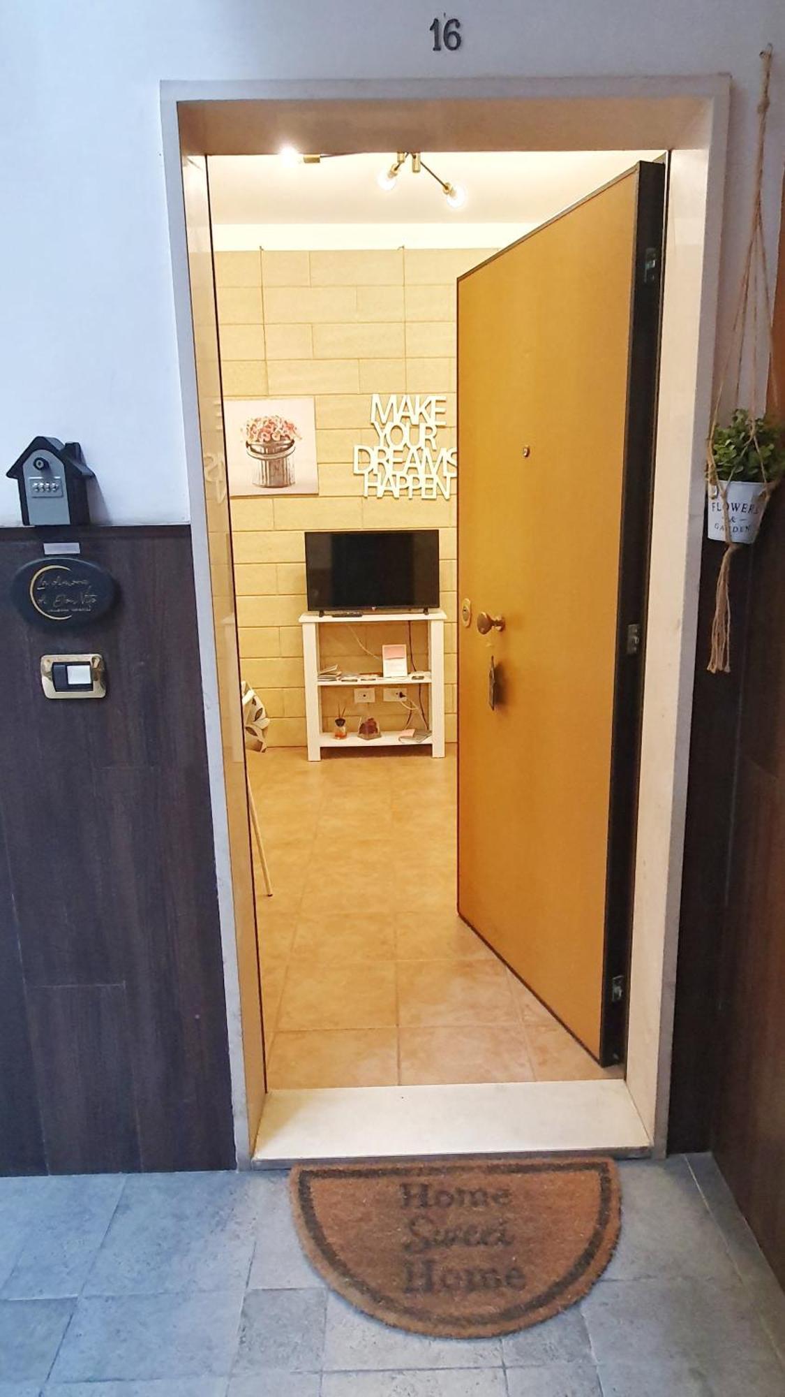 La Dimora Di Don Vito - Appartamento Confortevole Bari Bagian luar foto